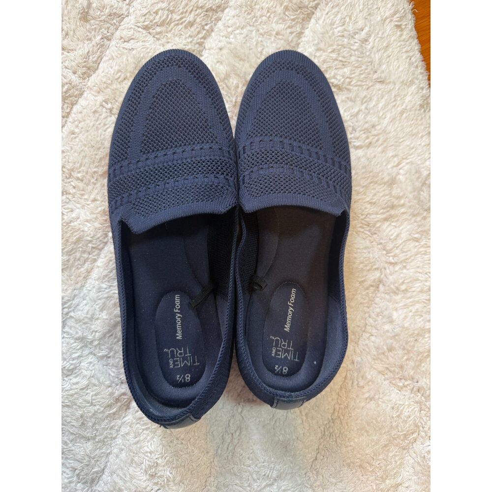 Time and Tru Knit Slip-On Loafers in a classic navy size 8.5